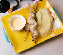 Куриный шашлычок с картофельным пюре