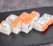 Ролл Филадельфия с огурцом