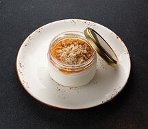 Мацони с медом и орехами