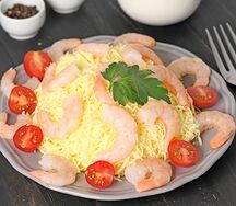Салат Цезарь с креветками