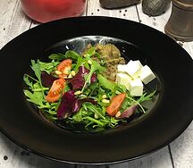 Салат Фламбе с куриной печенью