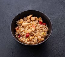 Вок рис с курицей и овощами