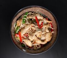 Яичная лапша с курицей
