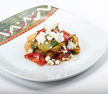 Теплый салат с баклажанами и томатами