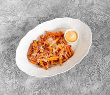 Батат фри с сырным соусом и пармезаном