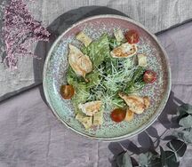 Цезарь с курицей