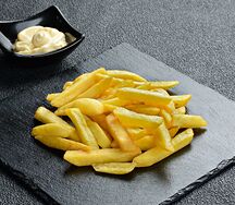Картофель фри с соусом