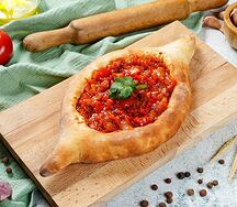 Хачапури по-аджарски с томатом