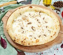 Пицца с курицей и грибами