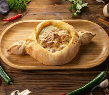 Хачапури по-аджарски с курицей и грибами