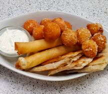 Горячая сырная тарелка