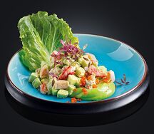 Салат с креветками и крабовым мясом