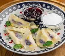 Вареники с Рикоттой и черной смородиной