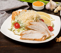 Салат Цезарь с курицей