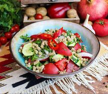 Овощной салат по-грузинский с орехами