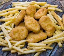 Куриные наггетсы с картошкой