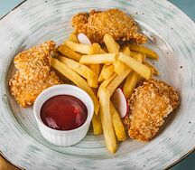 Куриные наггетсы с картофелем фри