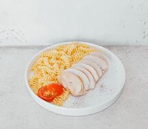 Курочка с макарошками