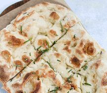 Фокачча с солью и розмарином