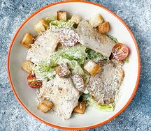 Салат Цезарь с курицей