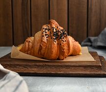 Круассан с сыром и ветчиной