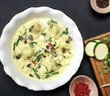 Равиоли с курицей и соусом шафран