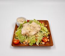 Салат Цезарь с курицей