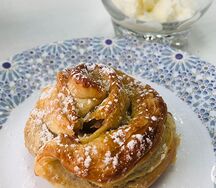 Штрудель с ванильным мороженым