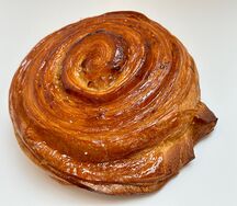 Улитка с яблоком и корицей