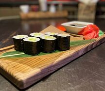 Ролл с огурцом