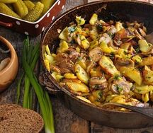 Картофель, жареный с грибами