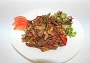 Теплый салат с телятиной
