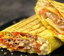 Шаурма из курицы в сырном лаваше