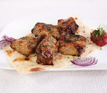 Шашлык из говяжьей мякоти в фирменном маринаде от Шефа