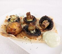 Шампиньоны на углях в фирменном соусе