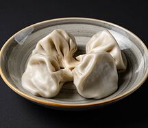 Отварные хинкали с говядиной и свининой