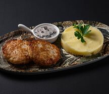 Домашняя куриная котлета с картофельным пюре