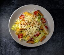 Салат Цезарь с курицей