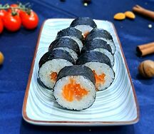 Маки с лососем