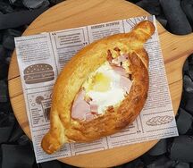 Хачапури по-Аджарски с беконом