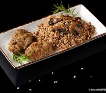 Котлеты из телятины с гречкой и грибами