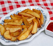 Картофель по-деревенски с кетчупом