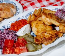 Пилечи батак на тарелке