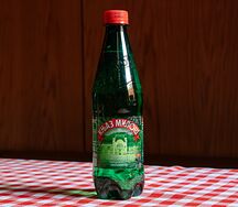 Минеральная вода Knjaz Milos сильногазированная