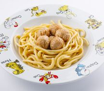 Спагетти с куриными фрикадельками в сливочном соусе