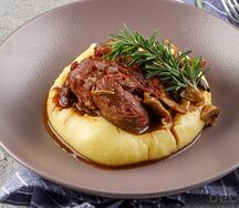 Томленая говядина с пюре