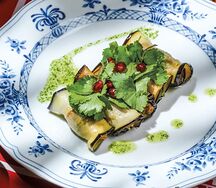 Рулетики из баклажан