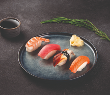 Суши нигири с креветкой