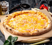 Пицца с ветчиной и грибами