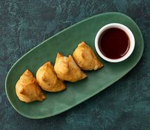 Индийская самоса с куриным филе тандури